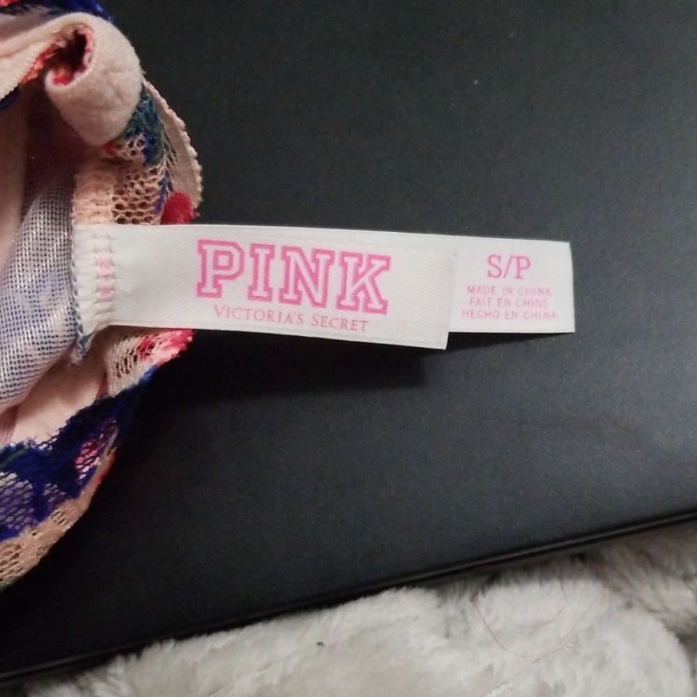 Victoria's Secret Bra - Picture 4 of 4